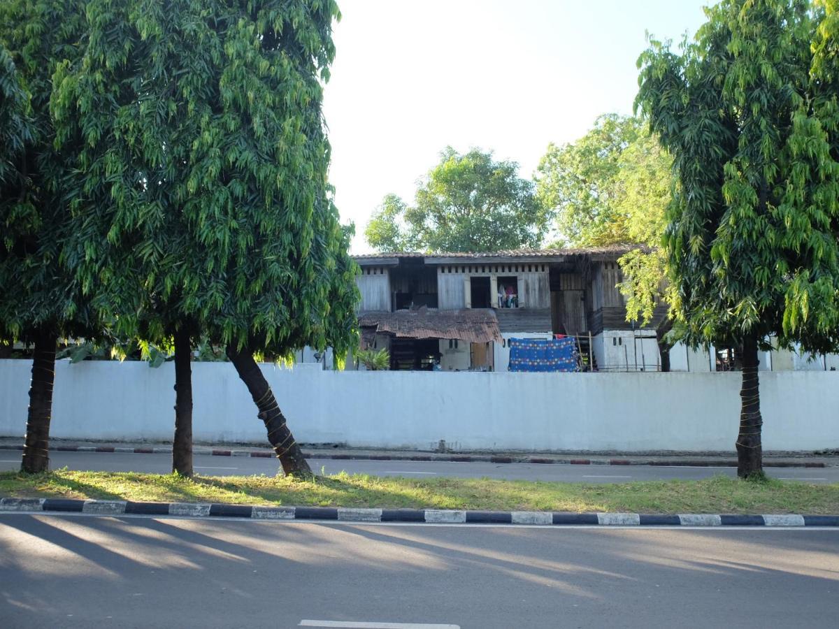 Iamwarin Mini Hostel Warin Chamrap Bagian luar foto