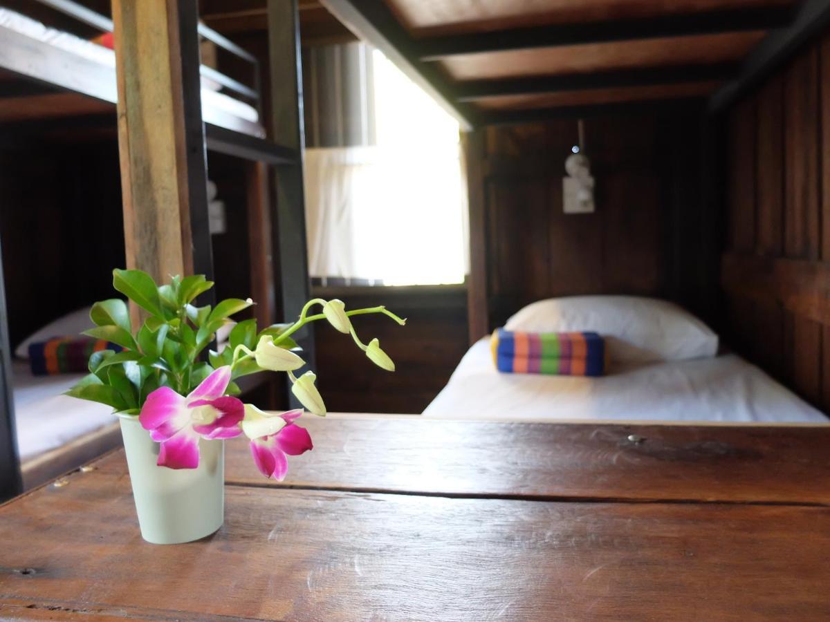 Iamwarin Mini Hostel Warin Chamrap Bagian luar foto