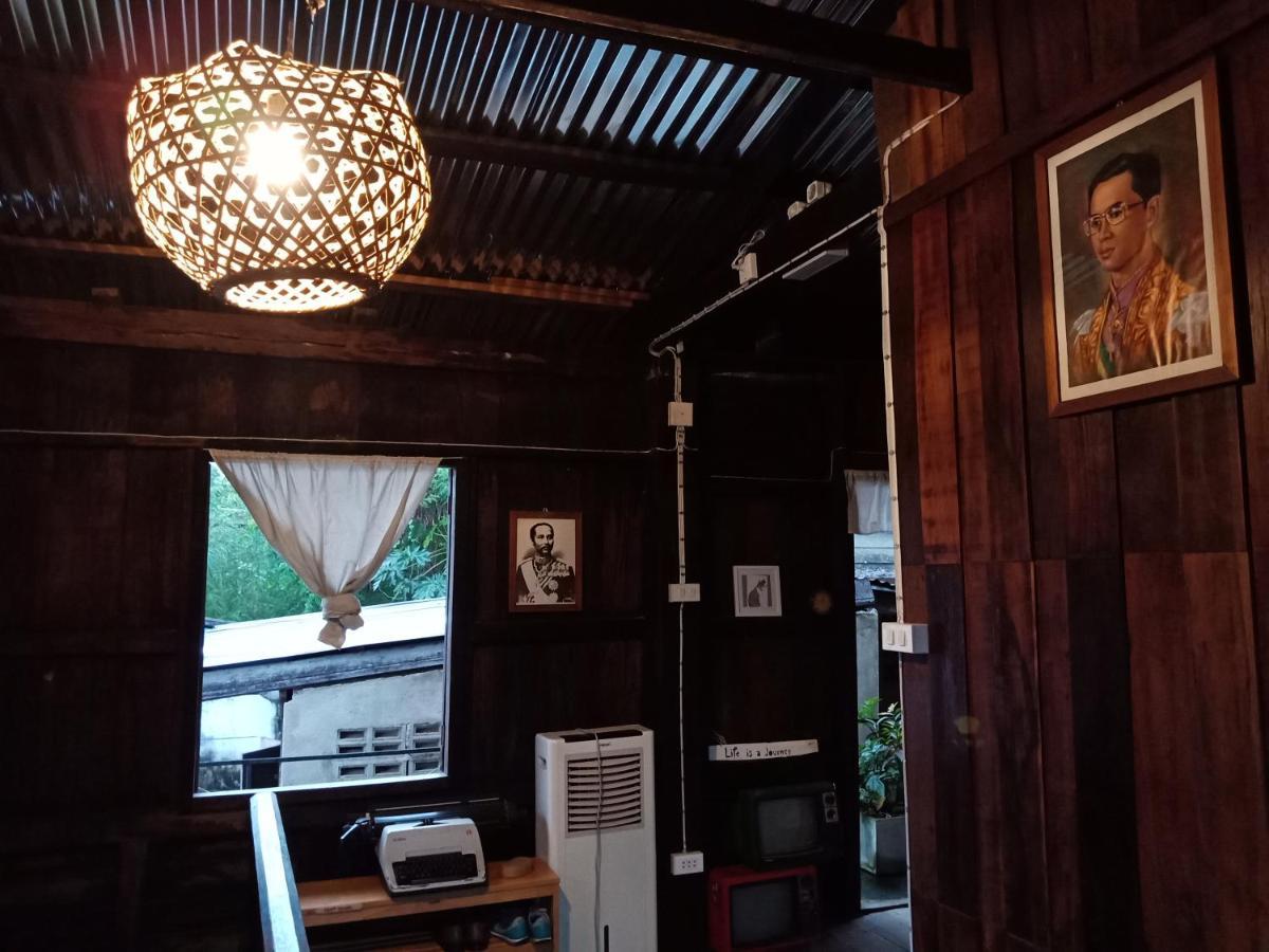 Iamwarin Mini Hostel Warin Chamrap Bagian luar foto