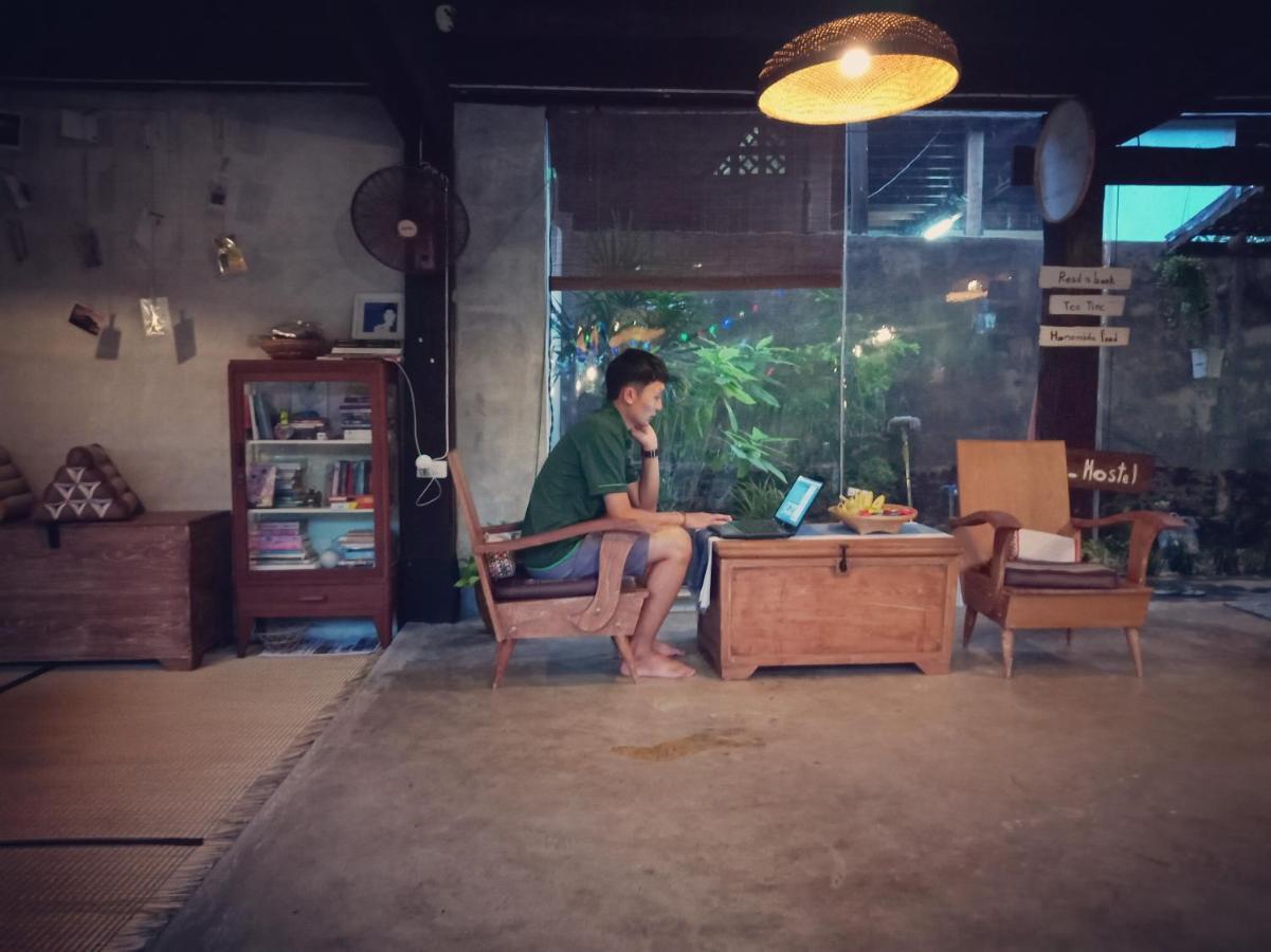 Iamwarin Mini Hostel Warin Chamrap Bagian luar foto