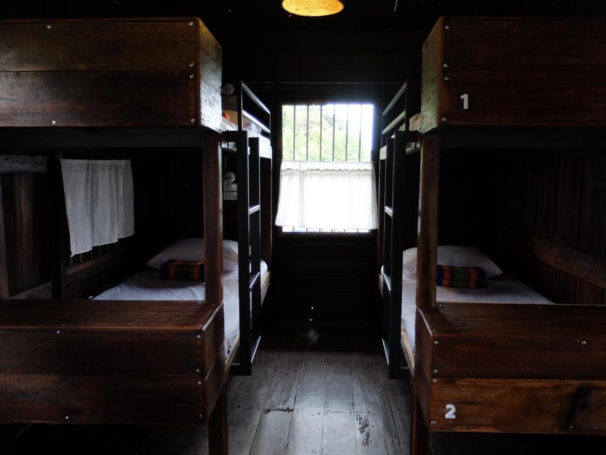 Iamwarin Mini Hostel Warin Chamrap Bagian luar foto
