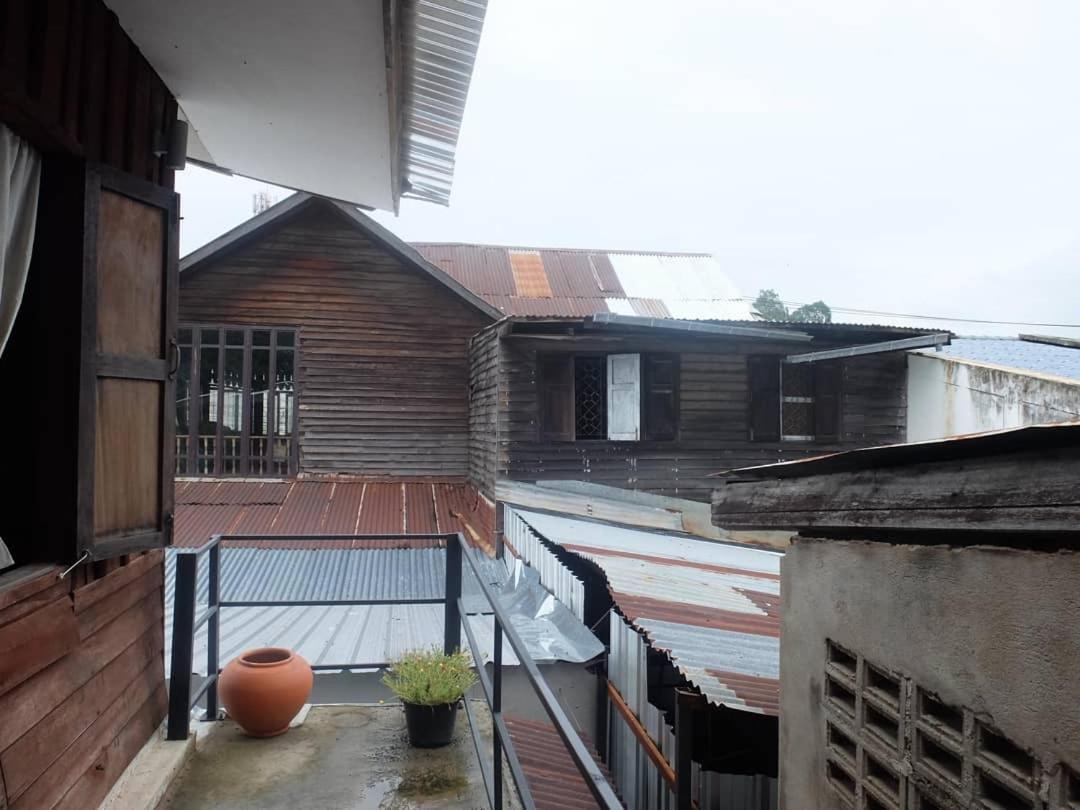 Iamwarin Mini Hostel Warin Chamrap Bagian luar foto