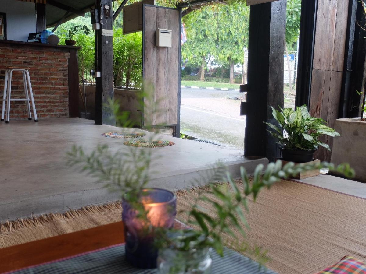 Iamwarin Mini Hostel Warin Chamrap Bagian luar foto