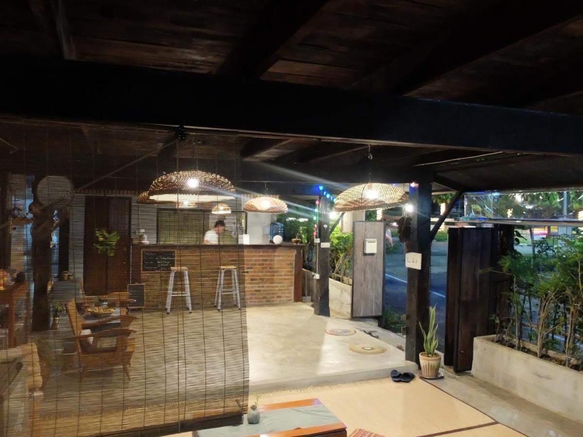 Iamwarin Mini Hostel Warin Chamrap Bagian luar foto