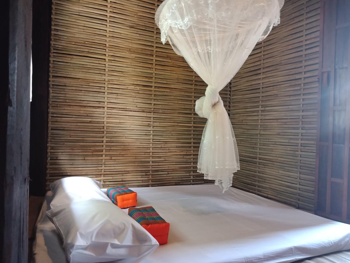 Iamwarin Mini Hostel Warin Chamrap Bagian luar foto