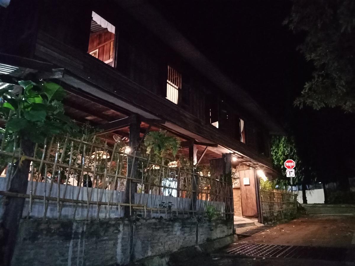Iamwarin Mini Hostel Warin Chamrap Bagian luar foto